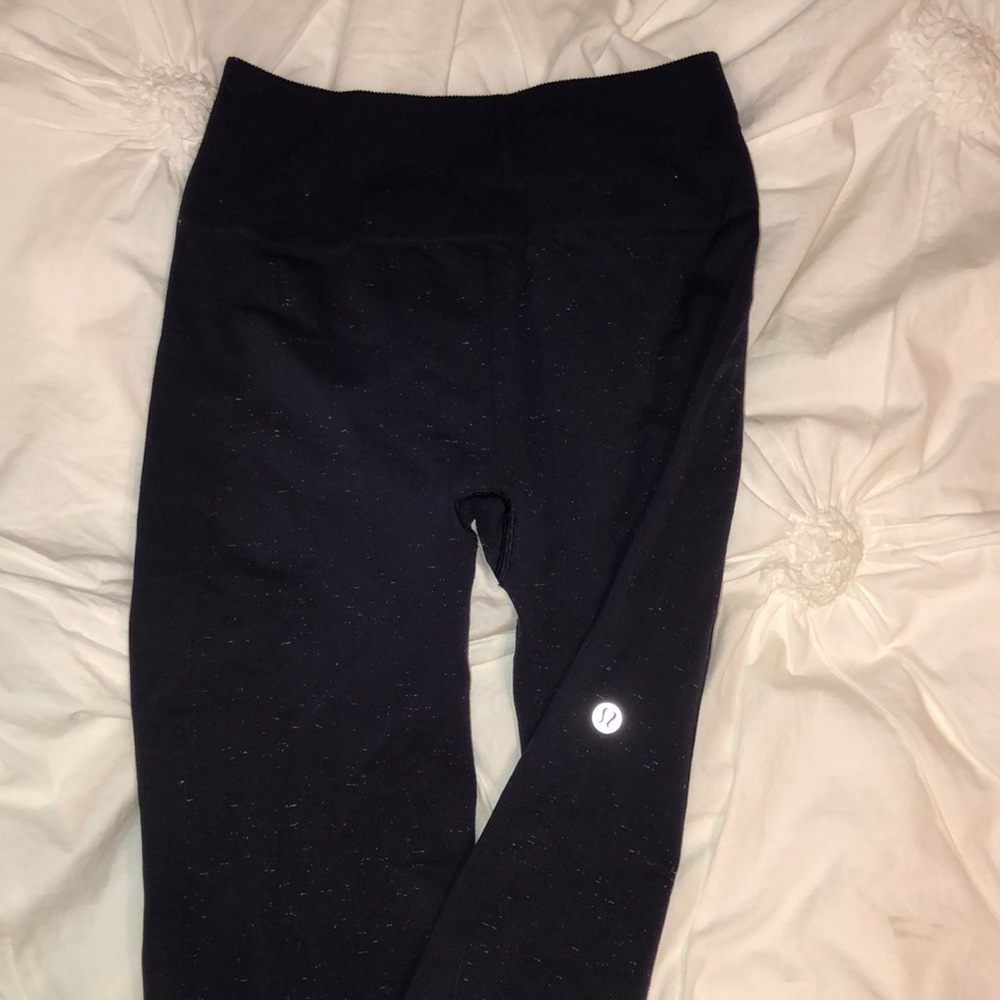 LULULEMON Navy leggings with white speckle detail